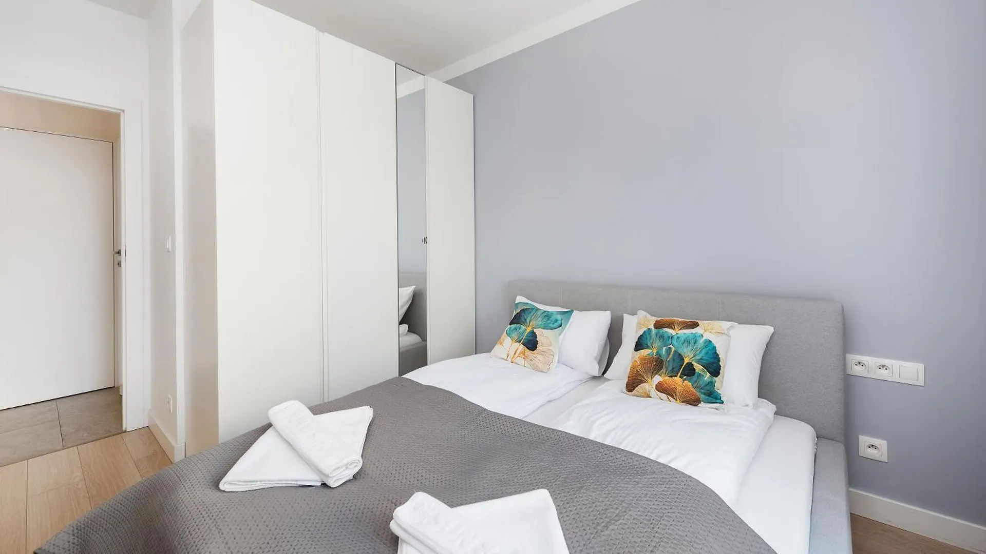 Apartment Przedwiosnie Near City Center By Sun & Snow Krakow